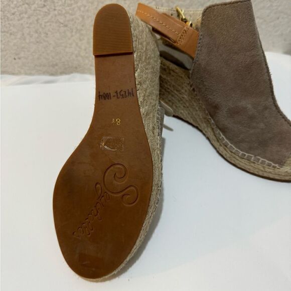 Seychelles 'Charismatic' Suede Wedge Peep Toe - Picture 5 of 11